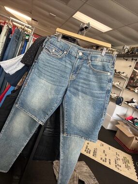 True Religion Light Breezy Wash Ricky SN Flap Shorts - SZ 32 NWT New Retail $140